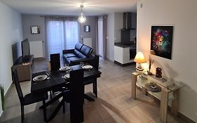 Appartement De Standing Au Centre De Chassieu
