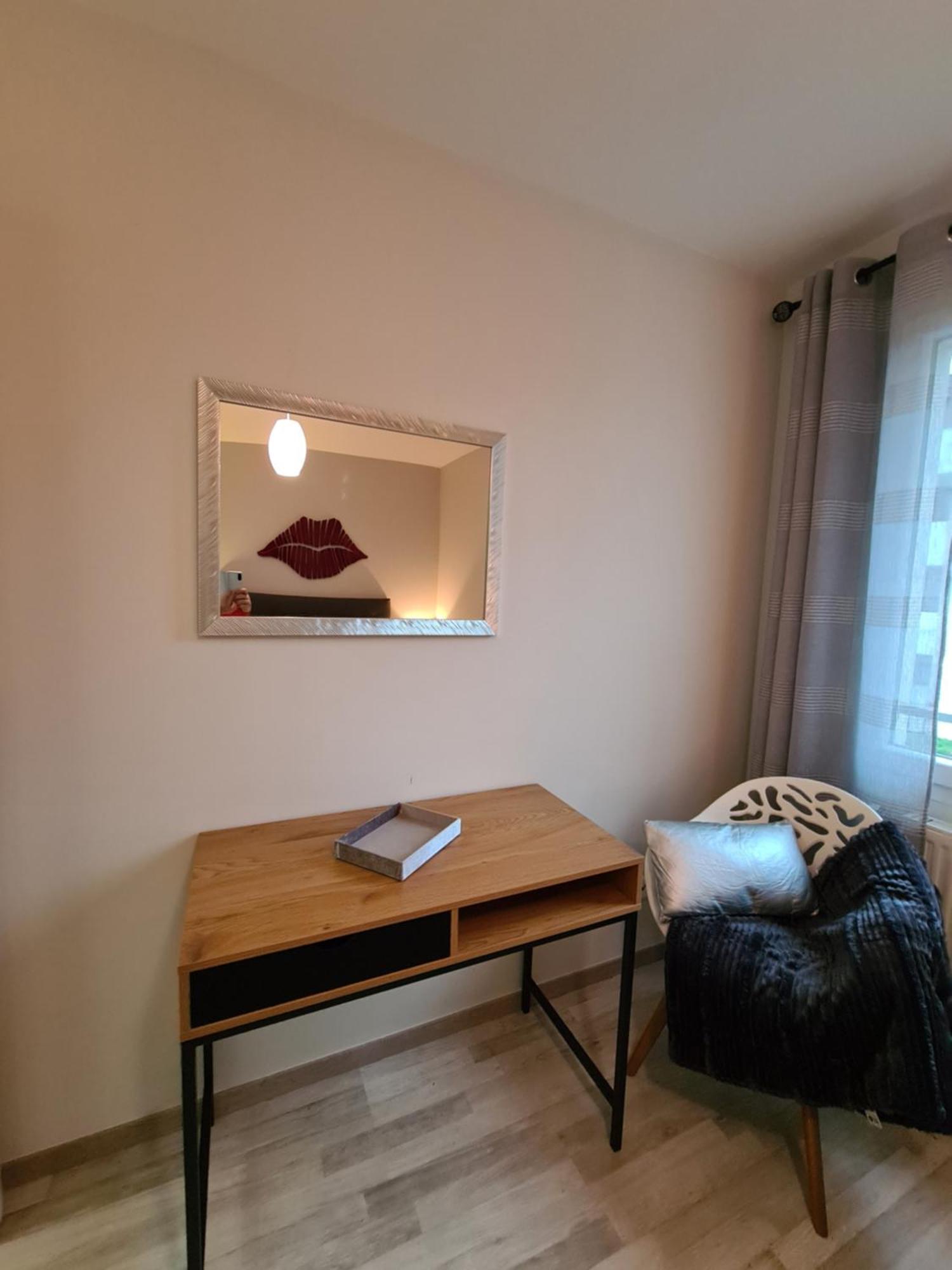 Appartement De Standing Au Centre De Chassieu Extérieur photo